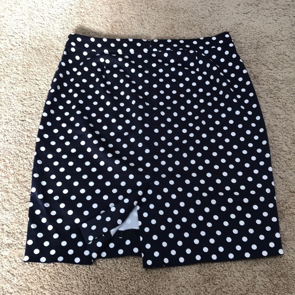 J. CREW size 8 navy polka dot pencil skirt - Picture 2 of 7